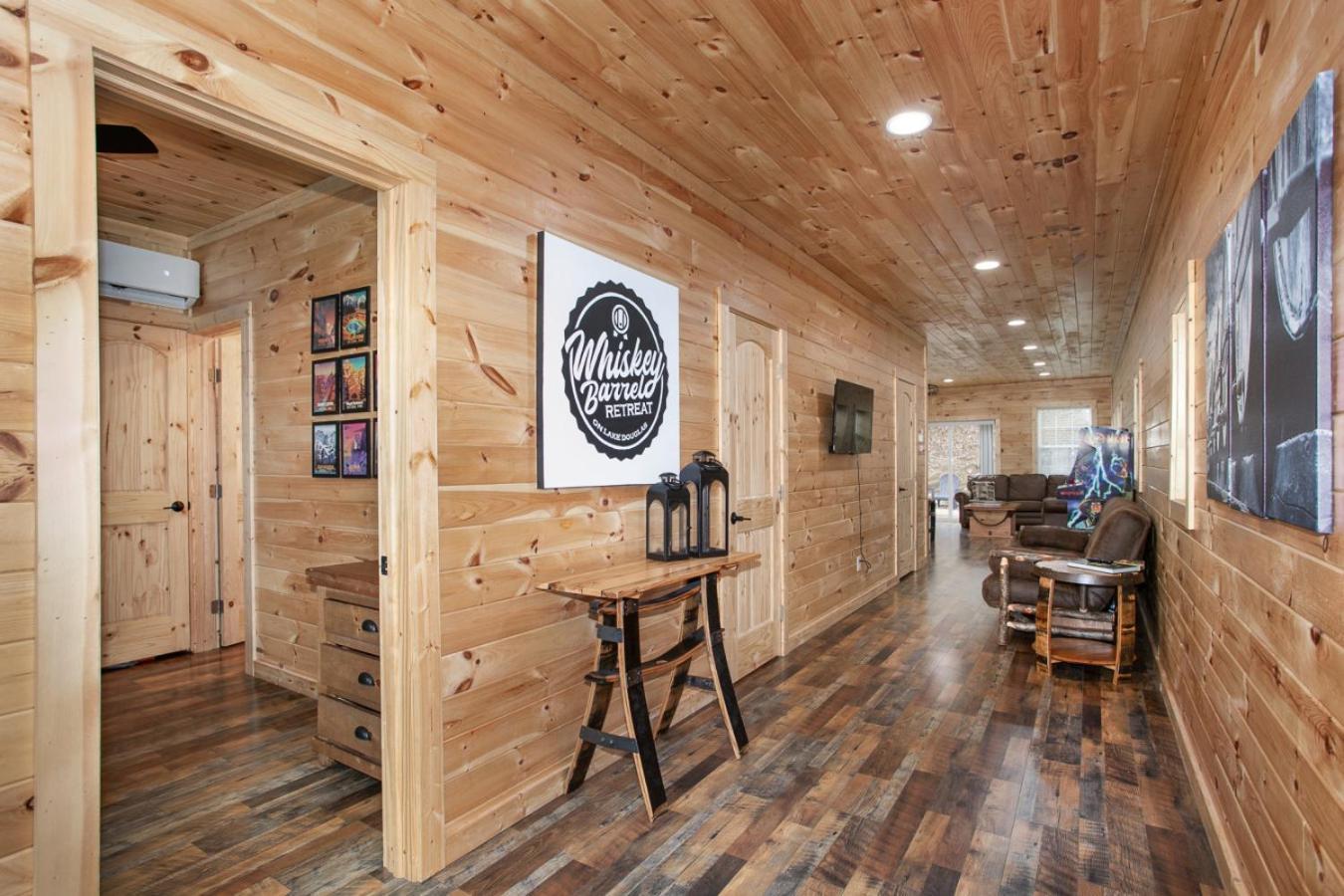 Villa Whiskey Barrel W Hot Tub Arcade Game Fire Pit à Sevierville Extérieur photo