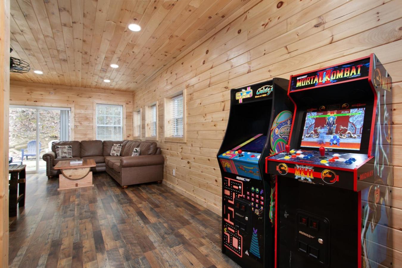 Villa Whiskey Barrel W Hot Tub Arcade Game Fire Pit à Sevierville Extérieur photo